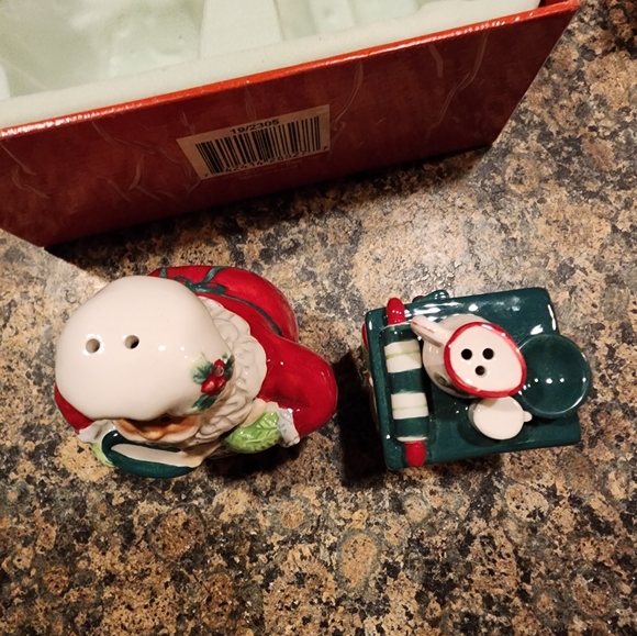 Fitz and Floyd Santa's Kitchen Slat & Pepper Shakers, New - Picture 6 of 10
